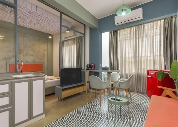 Strawberry 1-Br Toot Mar Mikhael